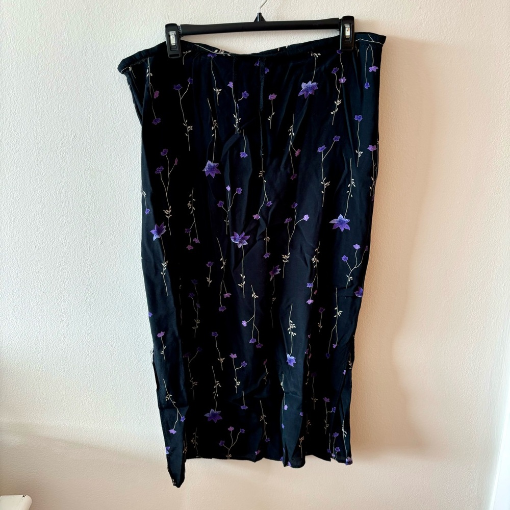 Vintage Cherokee Black & Purple Midi Skirt Floral Flowers